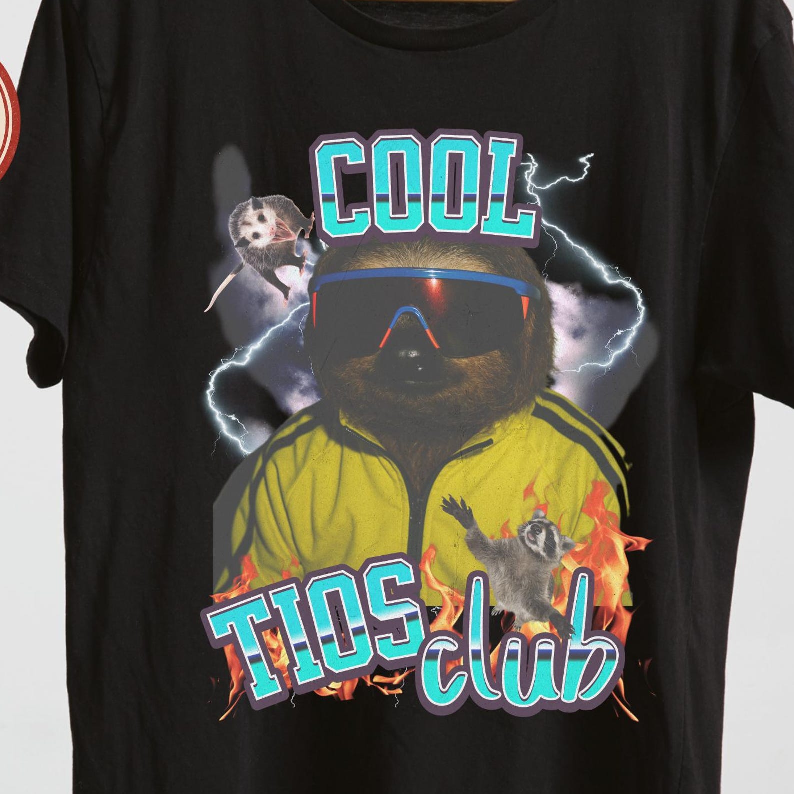 funny Cool Tios Club Shirt – Funny Sloth Tio Tee – Latino Humor Shirt – Retro Animal Meme Tee – Crazy Tios Club Gift – Sloth Funny Graphic. 2XL