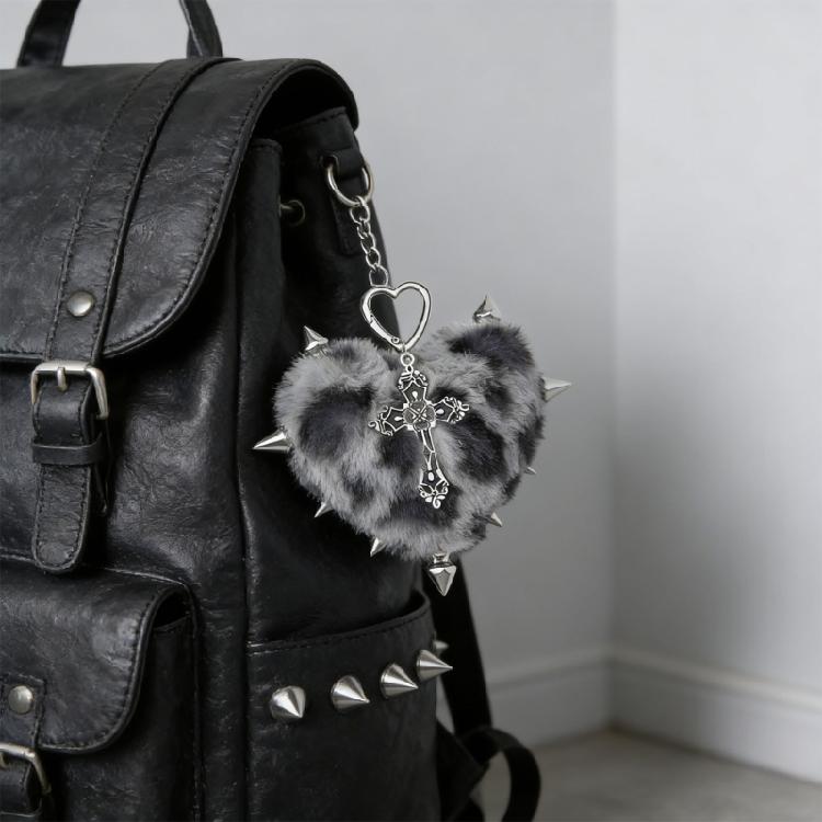 Unique Y2K Themed Fuzzy Keychain With Winged Heart Charm Delicate Keyrings Pendant Accessory For Bags And Keys