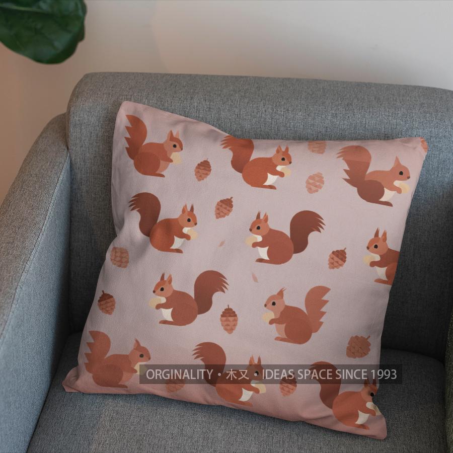 2D Cute Squirrels And Pinecones Pattern Pillow Cover Pattern Cushion Cover Suitable For Sofa Bedroom Car Pillow Cover