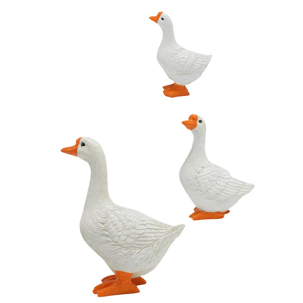 Goose Figurine, Resin Goose Family Statue with Lifelike Design, Outdoor Garden Decor for Patio Lawn and Home