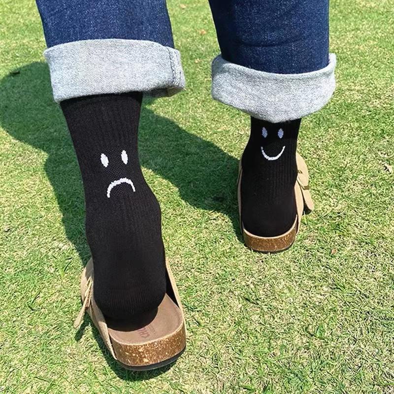 

Tide Brand Crying Smiley Face Socks Funny Street Sports Solid Color Couple Socks Tide Socks Pure Cotton Medium Tube Socks One size fits all чорний