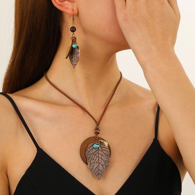 Fashion Retro Style Iron Leaf Wooden Disc Set Earrings Necklace For Ladies