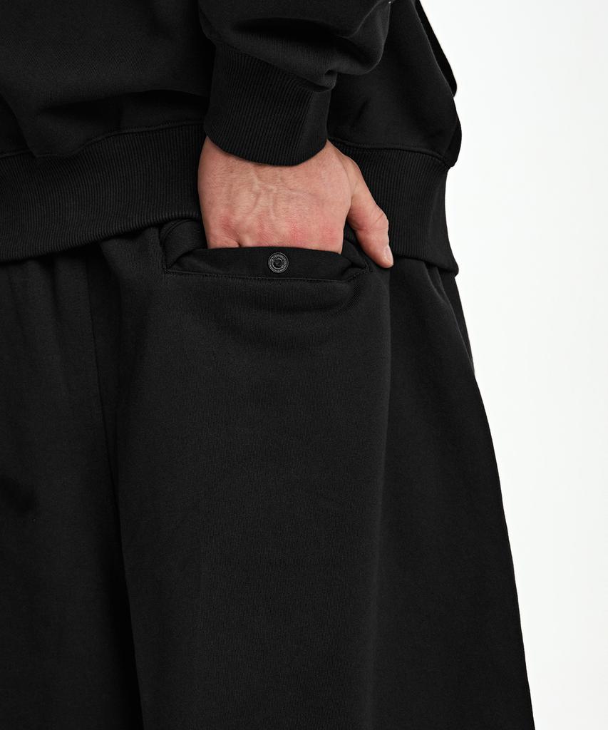 BORN TO WIN Chrome B Logo Half Pants Long Ver [Black]