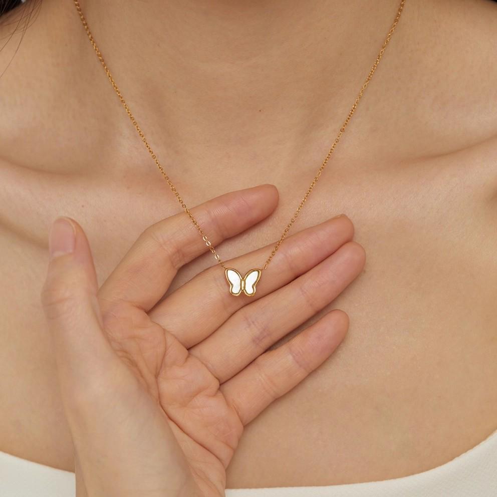 Women's Retro Butterfly Shell Necklace - Non-Fading Titanium Steel Clavicle Chain