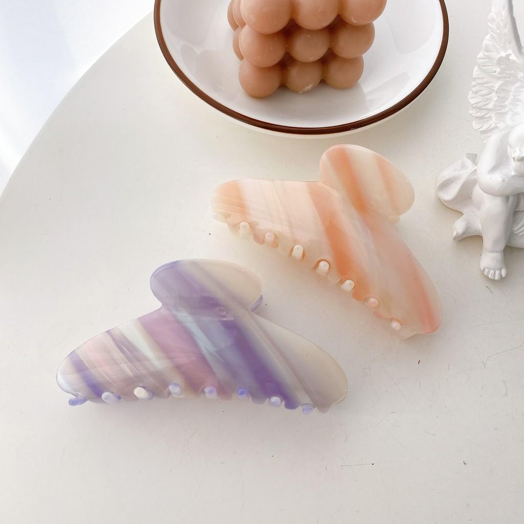 Premium Acetate Hair Claw Clip With Beautiful Gradient Finish Perfect For Hair Styling
