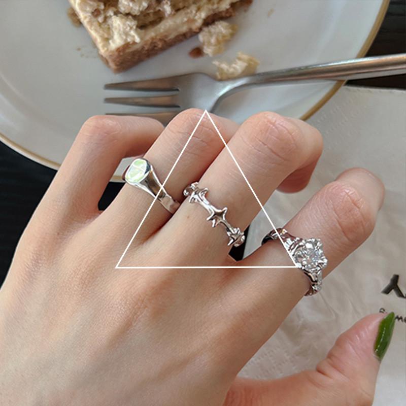 Sparkling Korean Style Geometric Open Ring With Brilliant Gemstone For Fashionable Women
