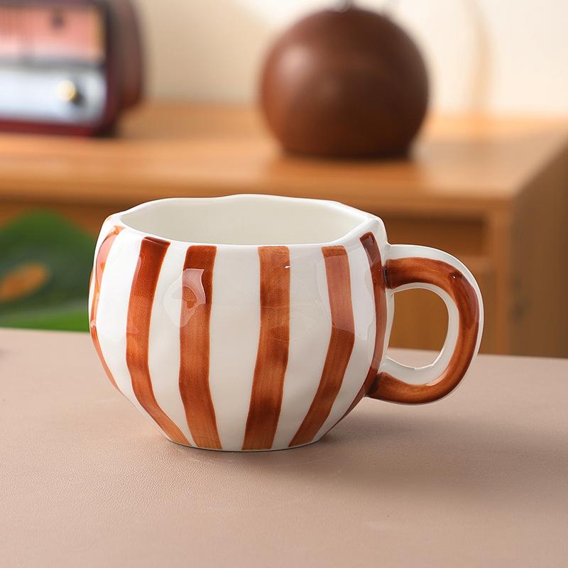 Koreanischer Ins-Wind handgepresste Liebe Keramik-Kaffeetasse, Nachmittagstee handbemalte Blumentasse hochwertiger Wasserbecher