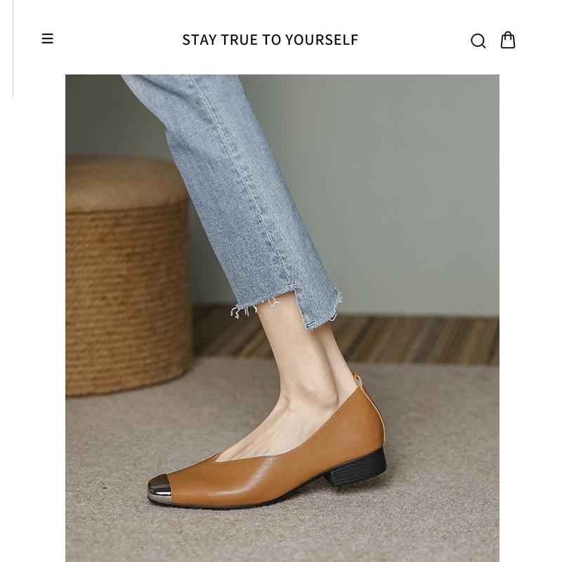 

Two-layer cowhide mother shoes 2025 new summer popular casual mature wind shallow mouth low heel single shoes female foreign style 34 светло-коричневого