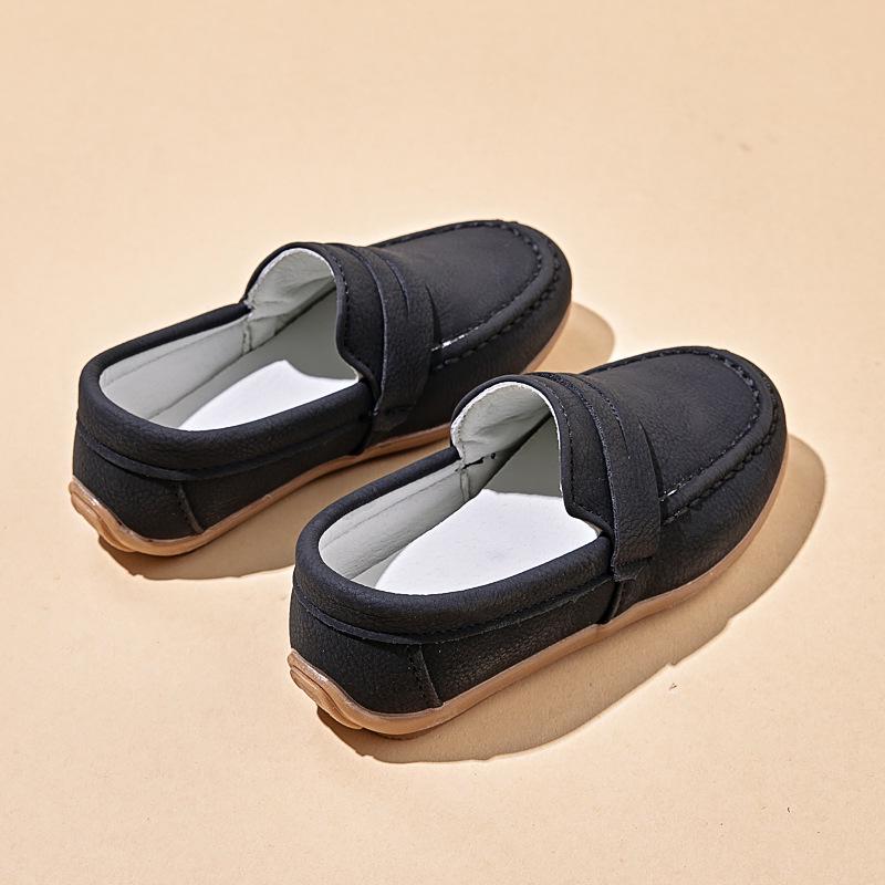 Jarní chlapecké slip-on boty v britském stylu z měkké kůže pro pódium a řeč 2025
