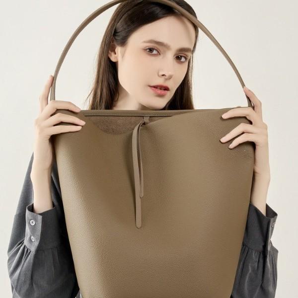 Top Layer Cowhide Large Capacity Women's Bag Versatile Bucket Bag 2025 New Commuter Shoulder Bag Lazy Style Tote Women's Bag