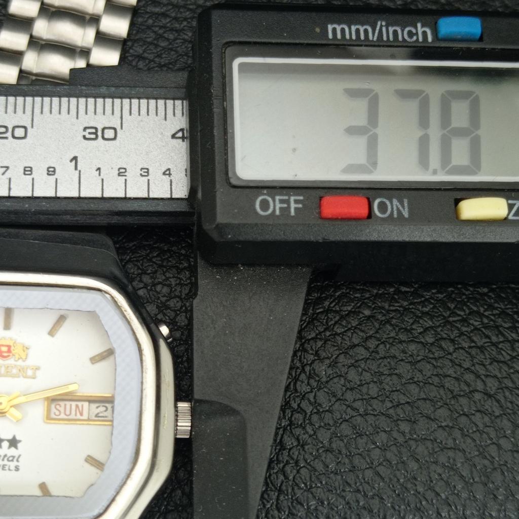 ORIENT CRYSTAL AUTOMATIC 46961 JAPAN MENS VINTAGE WHITE DIAL WATCH a704843-1