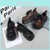 Sapatos fechados – Sapatos fechados