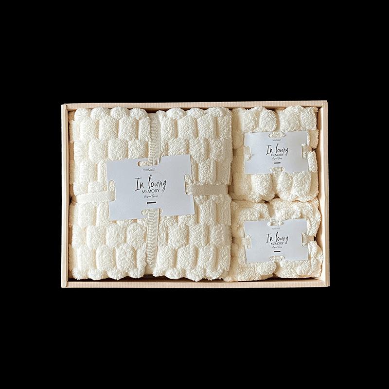 Beyond Kids Cloud-Soft Towel and Bath Set