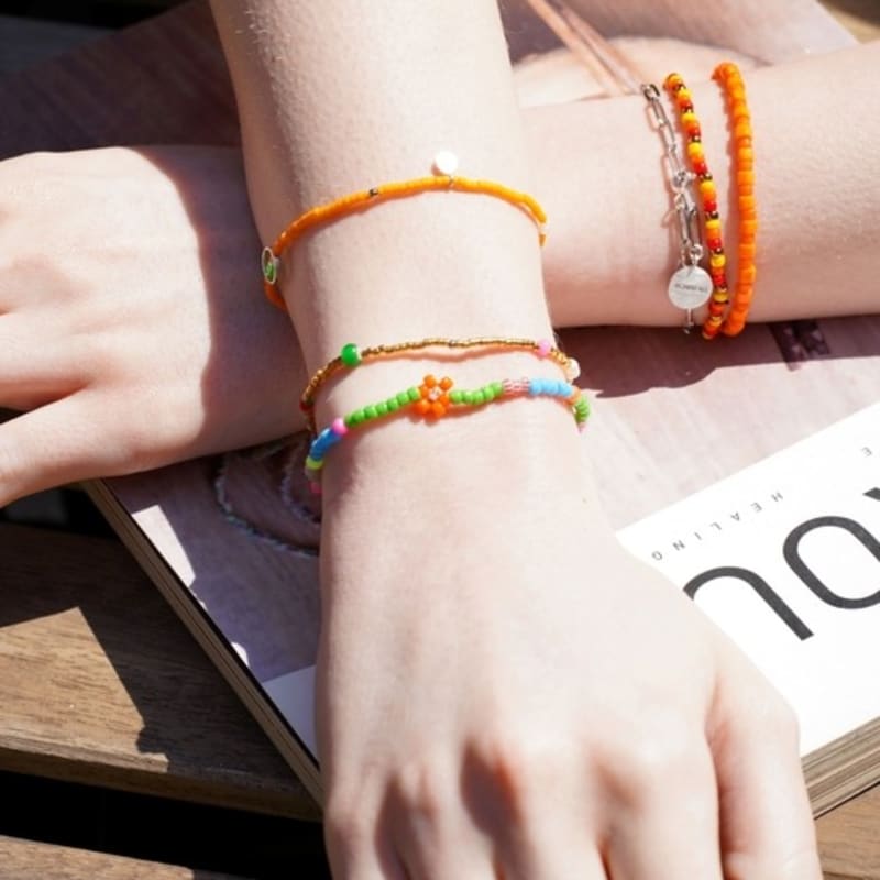 BONBEAU Soft Color Flower Beads Mix Bracelet Layered Flower Bead Bracelet 3 Colors