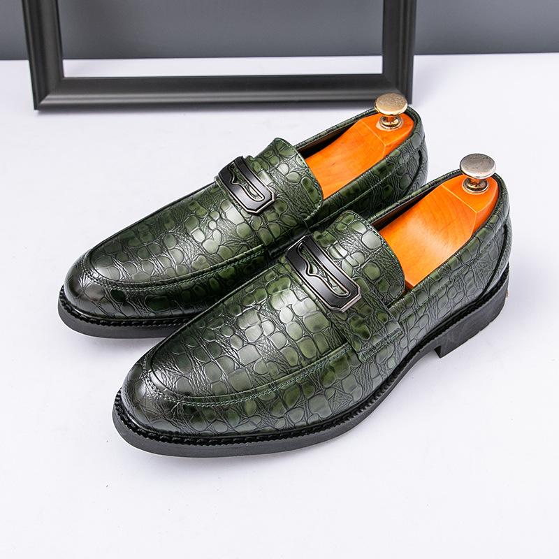 Large size men's foot cover pointed leather shoes fashion dress business casual shoes British style loafers men's shoes