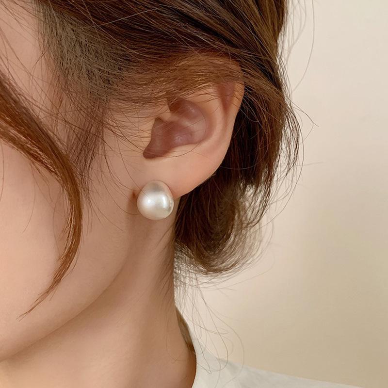Matte Metal Retro Earrings Women's Personality Minimalist Vintage Design Elegant Temperament Everyday Ear Jewelry