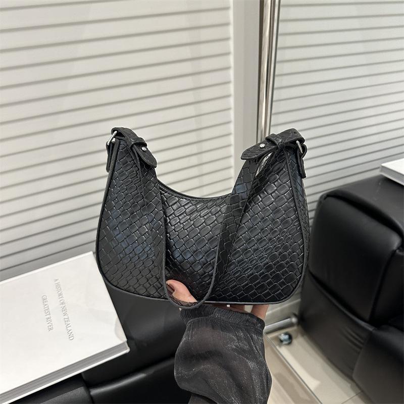 Woven underarm bag small bag tide 2025 spring shoulder messenger bag student dumpling bag minimalist women's bag
