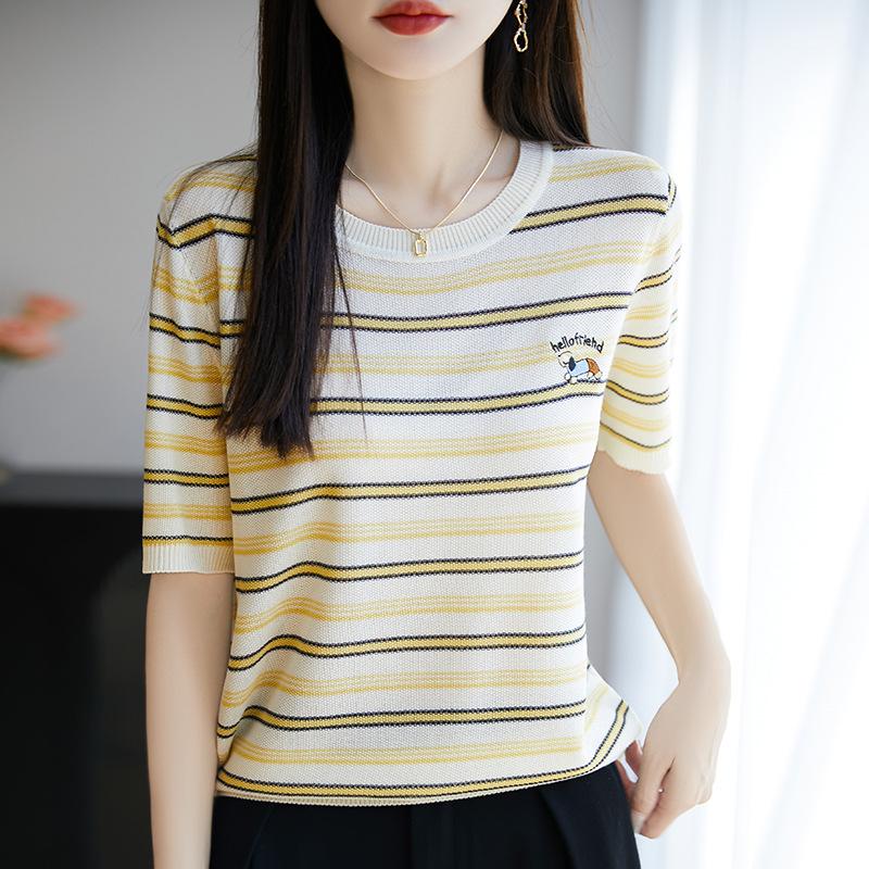

Ретро стиль колледжа, полосатый свитер с короткими рукавами и круглым вырезом, контрастного цвета, для женщин. Летний, тонкий, классический, градиентный, четырехцветный, с цветочным принтом. M жёлтый