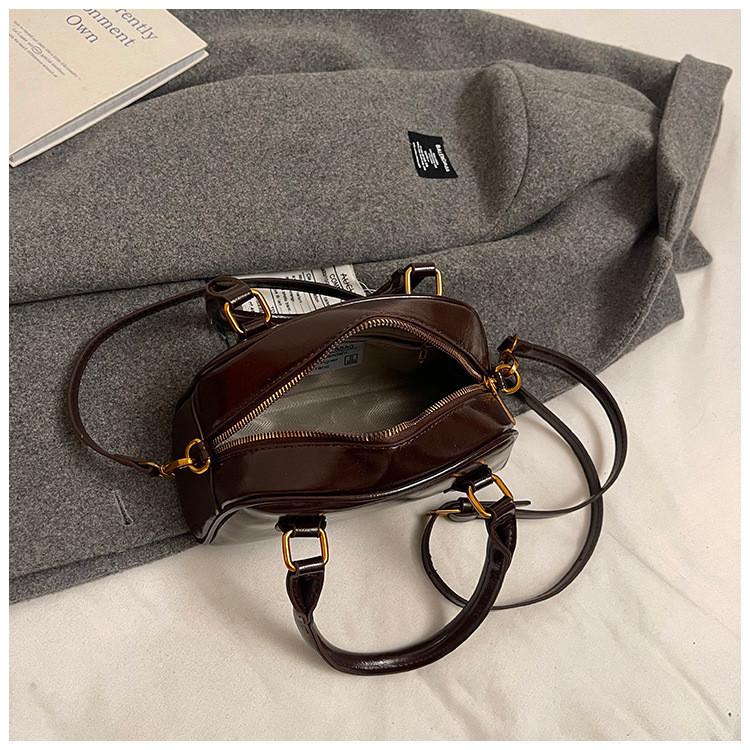 IELGY Autumn Winter Fashion One-Shoulder Messenger Bag Casual Korean Version Portable Small Square Bag
