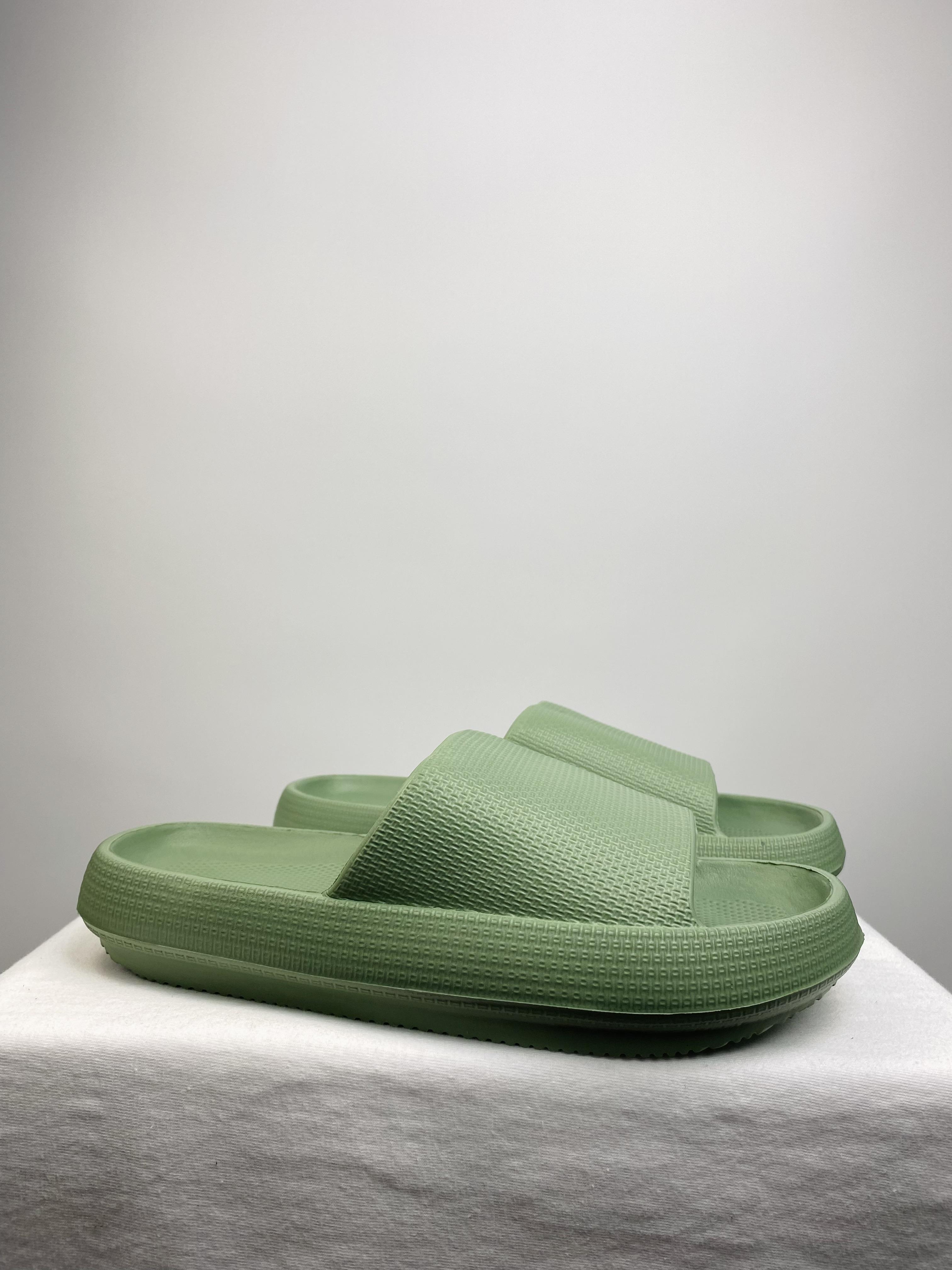 

Шльопанці жіночі 1179 35-36 Зелений 35-36 зелений