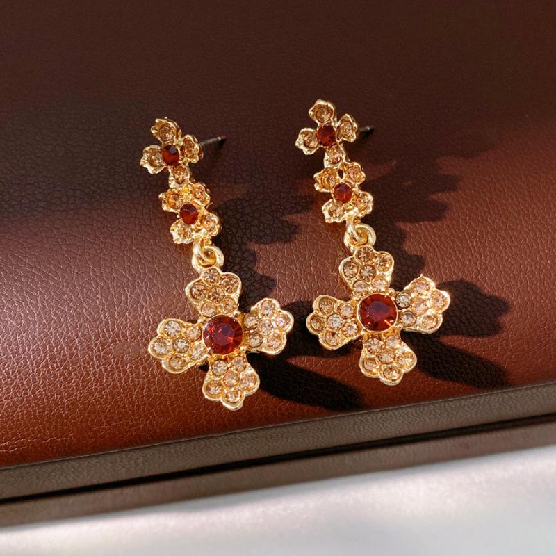 Turquoise Blue Diamond Flower Stud Earrings Necklace Light Luxury Niche Clavicle Chain Premium Jewelry Set