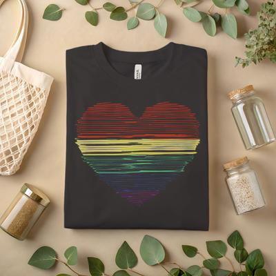 T-shirt z tęczowym sercem – Koszulka graficzna Pride Równość LGBTQ A493