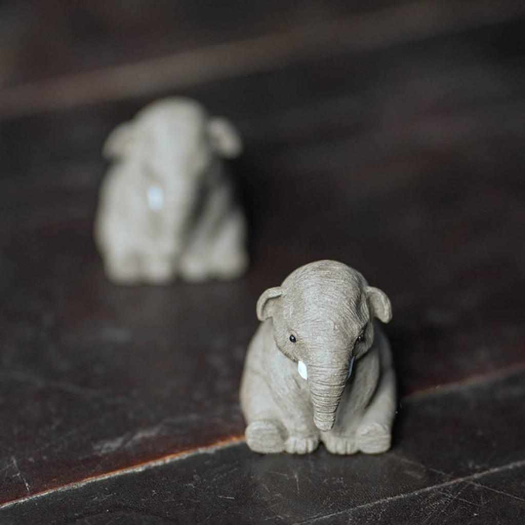 Handmade Sitting Elephant Ornament Small Tea Pet Mini Cute Statue Living Room Tea Table Decoration for Tea Lovers Friend