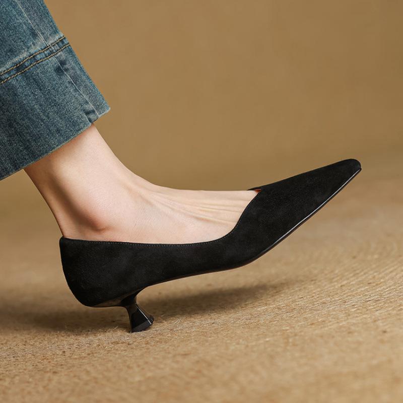 

Four seasons wear women s fashion single shoes new comfortable leather single shoes pointed solid color casual large size beef tendon sole stiletto 40 чёрный