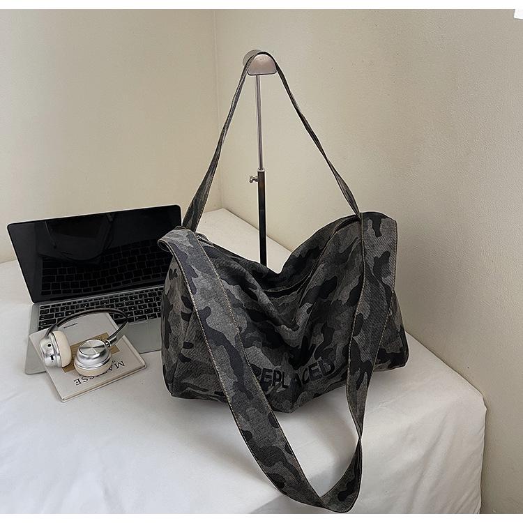 Borsa Boston in Tela Camouflage 2025: Grande Capacità Pendolare & Casual Stile Cuscino a Tracolla