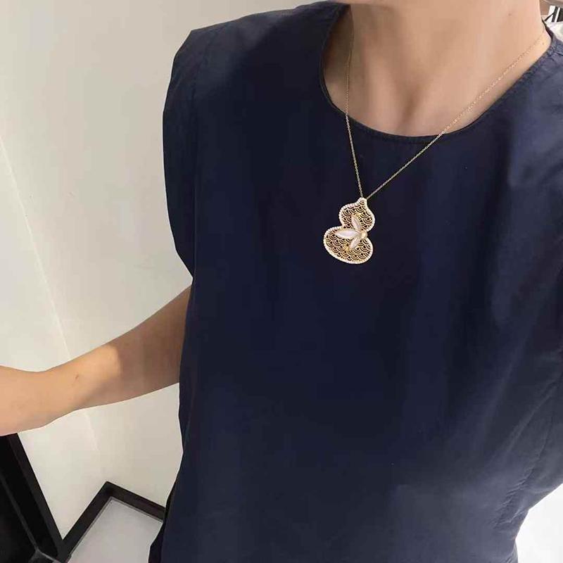 Retro Chinese Hollow Gourd Brooch: Gold-Plated Shell, Zircon, Pearl Pin, DIY Accessory