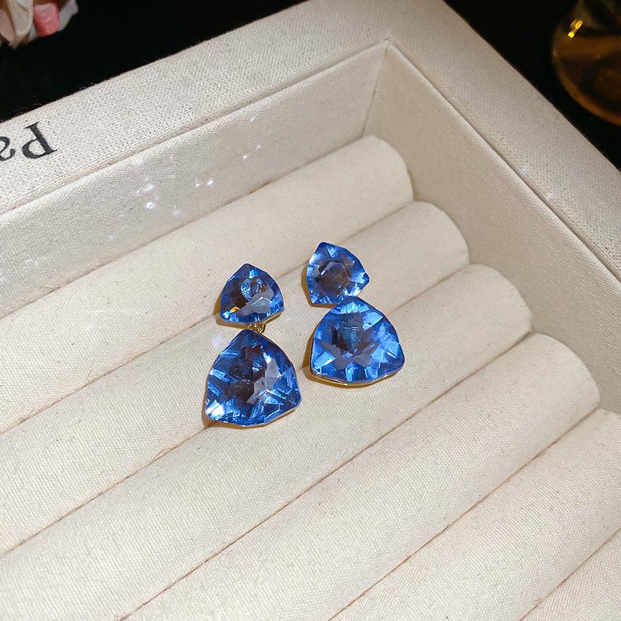 

Треугольные серьги-пусеты с подвеской в ретро-придворном стиле, серьги в стиле легкой роскоши и с высоким чувством моды, женские