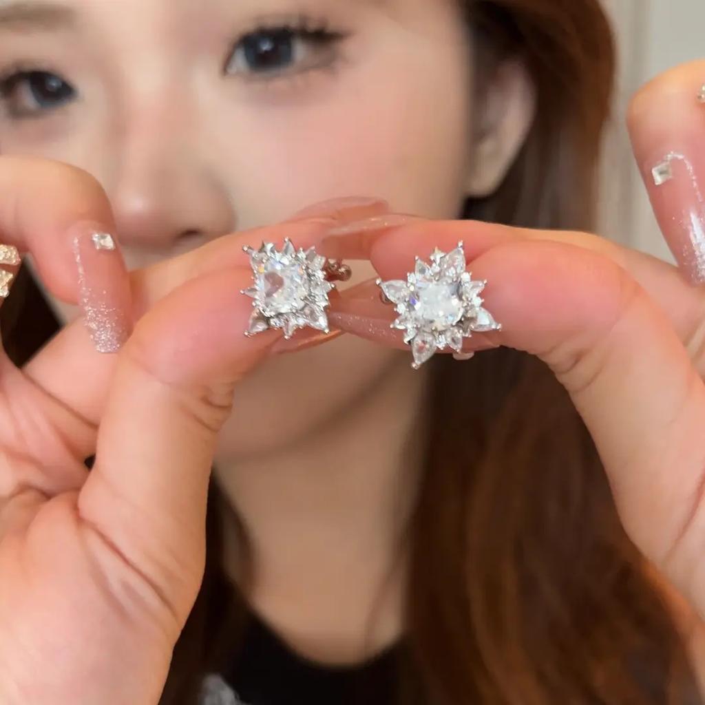 Luxury Female Crystal White Zircon Square Clip Earrings for Women Silver Color Ear Cuff Non-Piercing Earrings Jewelry Wedding