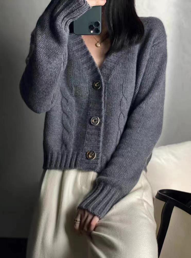 Women's 100% Wool V-Neck Cardigan: Soft, Thick, Loose Cable Knit, Short Length - Perfect for Autumn/Winter.