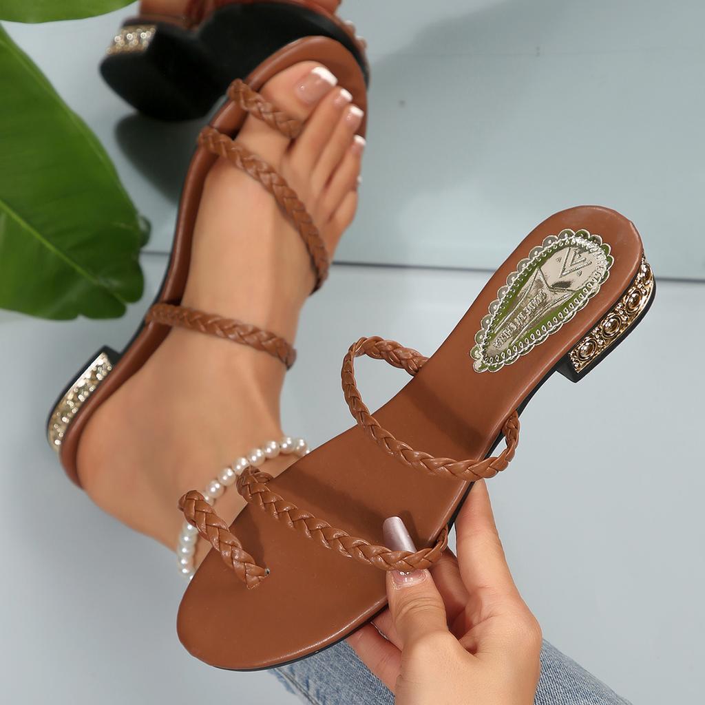 2025 New Women Flat Slippers Plus Size Lightweight Shoes Clip Toe Outdoor Sandals Beach Slippers Woman Non Slip Slides Women