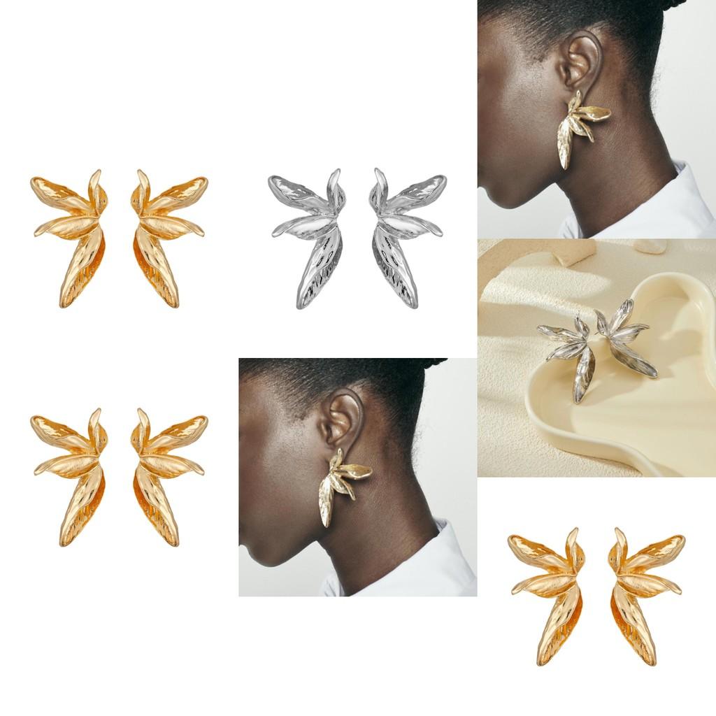 Stunning Retro Three-dimensional Flower Earrings With Leaf Accents For Stylish Women