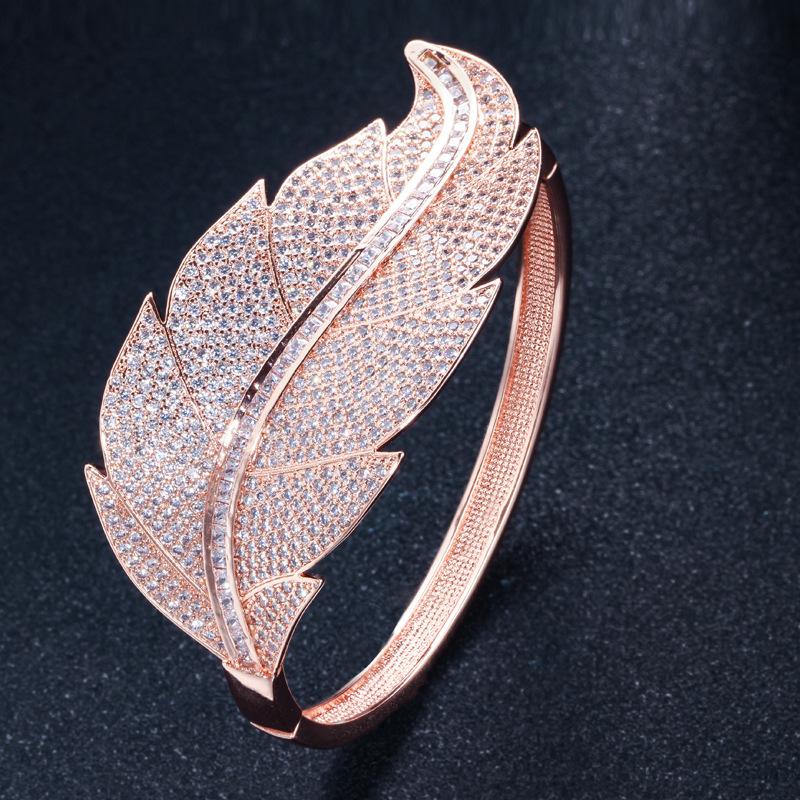 

S0131 Simple Temperament Large Leaf Bracelet, Slightly Inlaid Zircon Women S Bracelet Jewelry розового золота