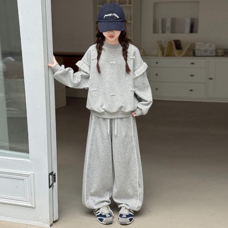

Autumn 2025 Fashionable Girls Sweatshirt Set – Stylish Two-Piece Sportswear for Big Girls 170 cm