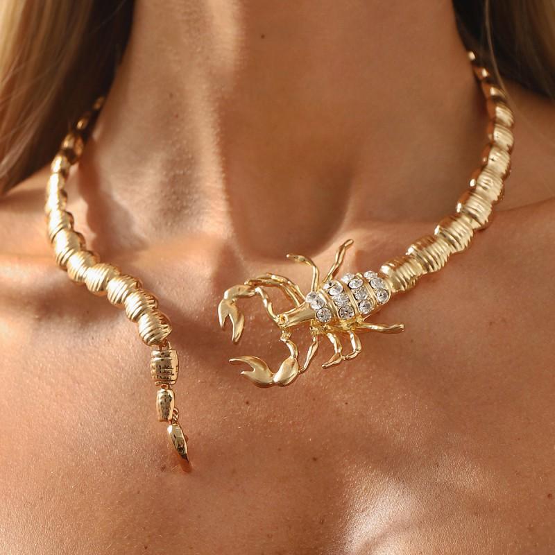 Halloween Fashion Alloy Rhinestone Scorpion Choker Necklace Women Gothic Punk Statement Collar Chain