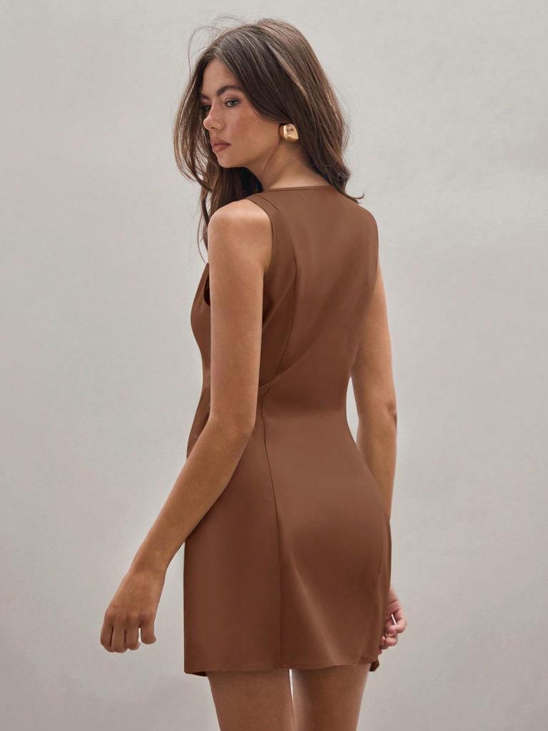 2026 Sleeveless Mid-length Women's Dress: Fashionable European & American Style with Button-up Design