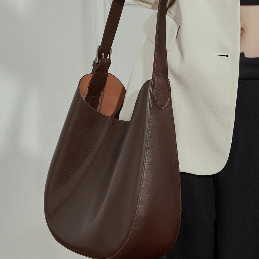 Large Capacity Commuter Simple Tote Bag for Women 2025 New Vintage Style Genuine Leather Crescent Bag Niche Versatile Shoulder Bag