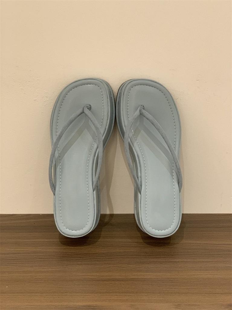 Thick-soled heightened pinch-on flip-flops fairy shoes 2025 new summer outer wear holiday wedge sandals