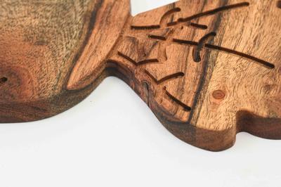 Karottenförmiges Servierbrett aus Holz, Schneidebrett aus Bio-Holz für die Küche, Schneidebretter aus Holz, Lustige Oster-Servierplatte für Käse und Lebensmittel