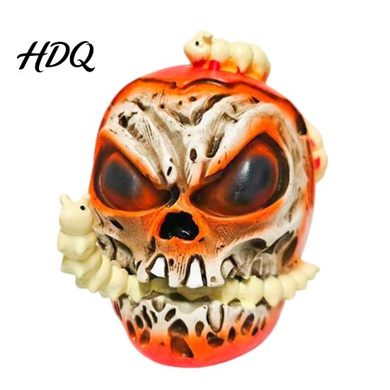 Dark Style Holiday Decorations Halloween Skull Apples Resin Statue, Gothic Spooky Decor with Creative Scene Ornaments Worm, Horror Prop for