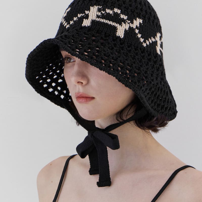 VARZAR VA Digital Logo Punching Bonnet Hat Black