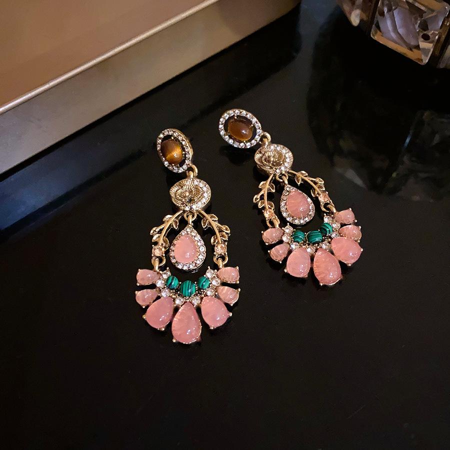 French Diamond Flower Opal Water Drop Necklace Court Style Retro Sweet Clavicle Chain Light Luxury Premium Sense Necklace