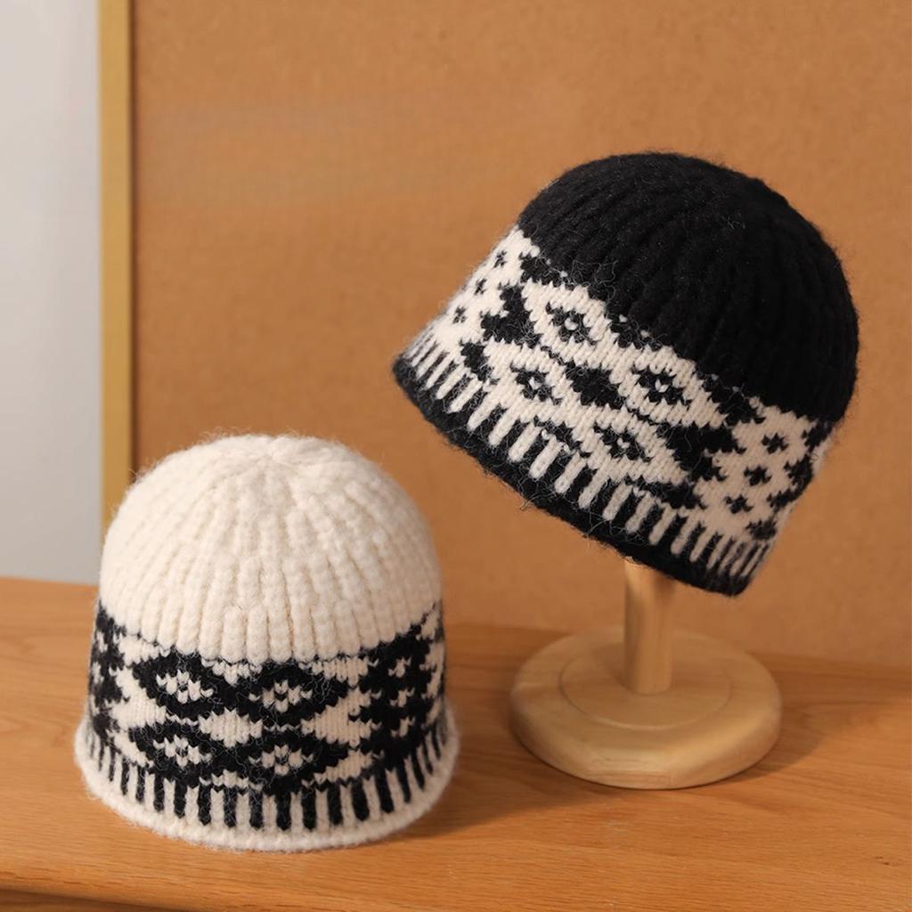 Autumn and Winter Diamond Wool Hat Korean Style Versatile Windproof and Warm Hat for Women's Retro Baotou Hat Showing Face Small Cold Hat