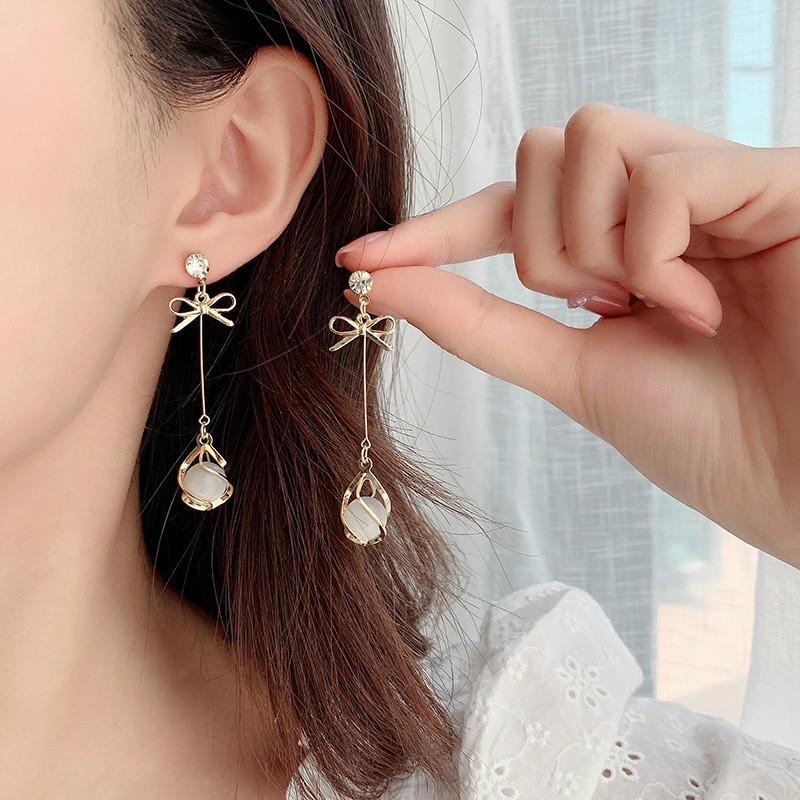 Silver Needle Elegant Diamond-encrusted Long Fringed Earrings Niche Temperament Versatile Earrings Simple Light Luxury High-end Earrings Women