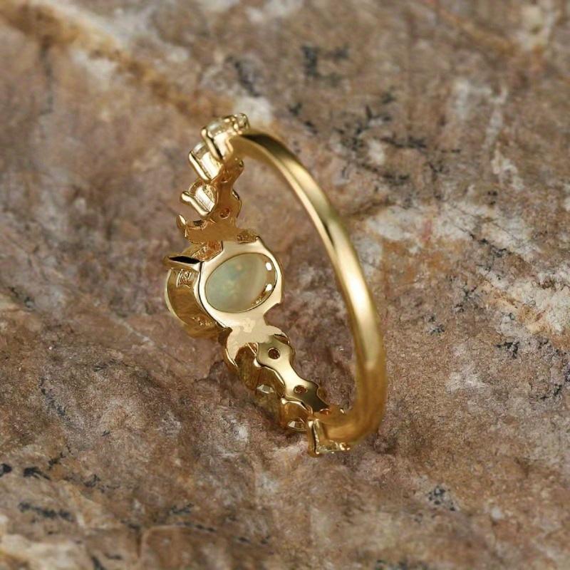 Gold Symphony Opal Ring, with Crescent Moon Diamond Jewelry, Suitable for Halloween, Christmas, Mysterious and Romantic, Good Holiday Atmosphere