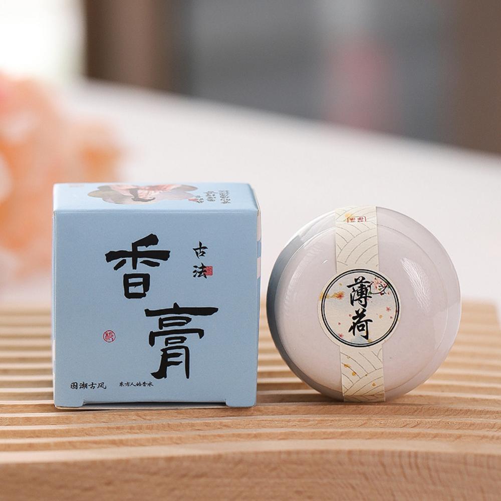 

Древний твердый бальзам Маленькая керамическая баночка Свежий легкий аромат Твердый бальзам в древнем стиле Стойкий аромат 01