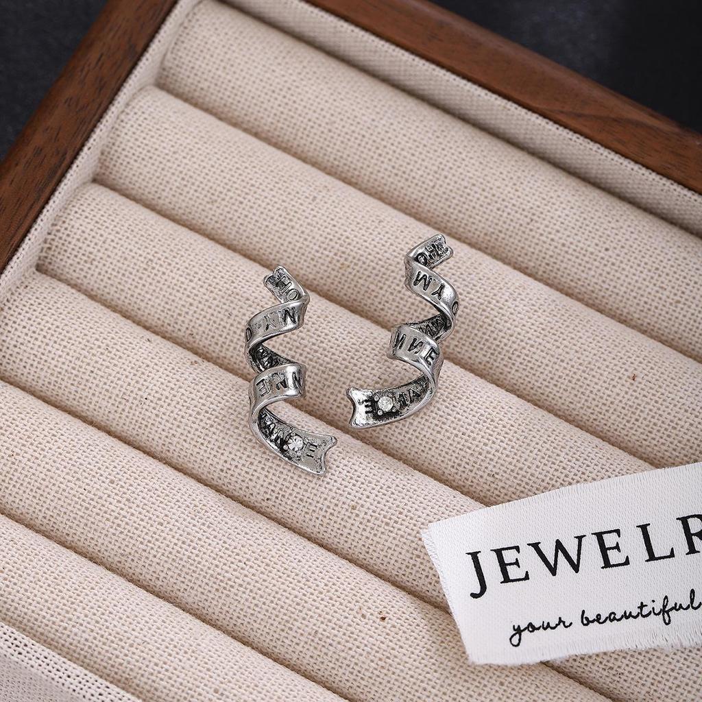 Diamond-Encrusted Letter Spiral Stud Earrings for Women, Niche Light Luxury High-End Sense Fashion Personality Cold Wind Earrings